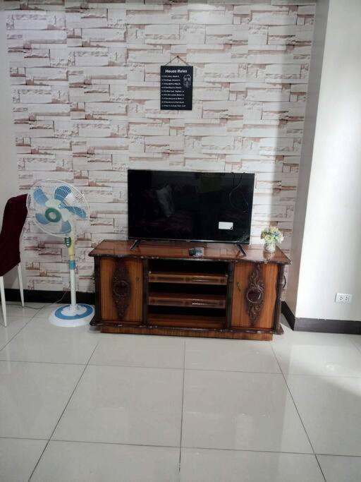 Cubao Manhattan Heights, Unit 8Bc Tower B, 1 Br Манила Экстерьер фото