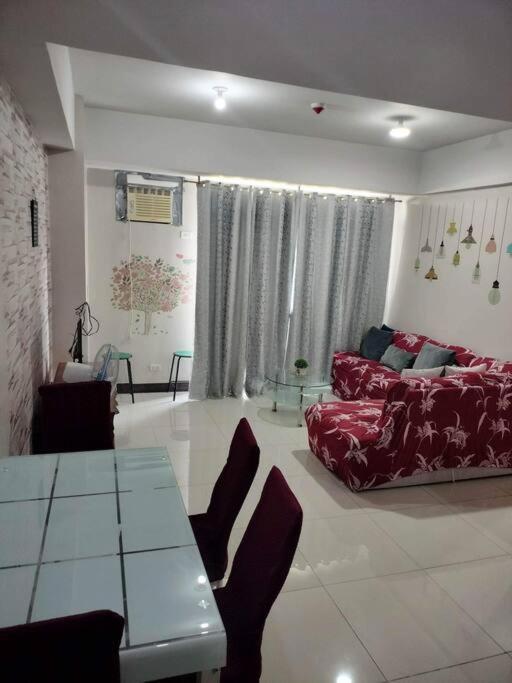 Cubao Manhattan Heights, Unit 8Bc Tower B, 1 Br Манила Экстерьер фото