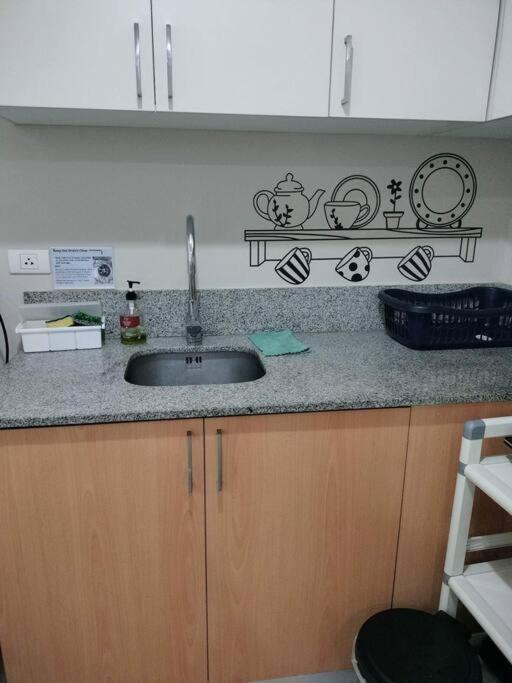 Cubao Manhattan Heights, Unit 8Bc Tower B, 1 Br Манила Экстерьер фото
