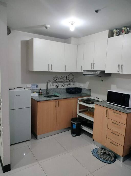 Cubao Manhattan Heights, Unit 8Bc Tower B, 1 Br Манила Экстерьер фото